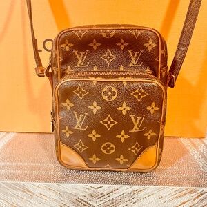 Louis Vuitton Brown Monogram Canvas Messenger Bag with Tan Leather Trim